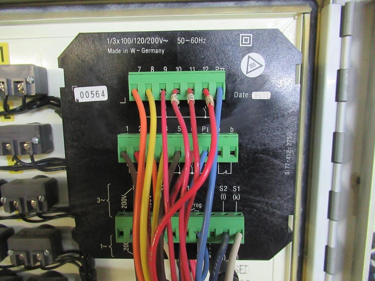 Used FRAKO REACTIVE POWER RELAY FUSE MONITOR CABINET F-839.12 SI77-412-2750