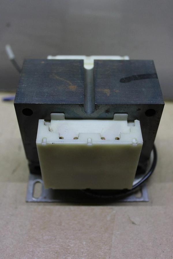 Used 100 VA BASLER ELECTRIC TRANSFORMER BE30511011 100 VA PRI: 277V SEC: 25V / 24V