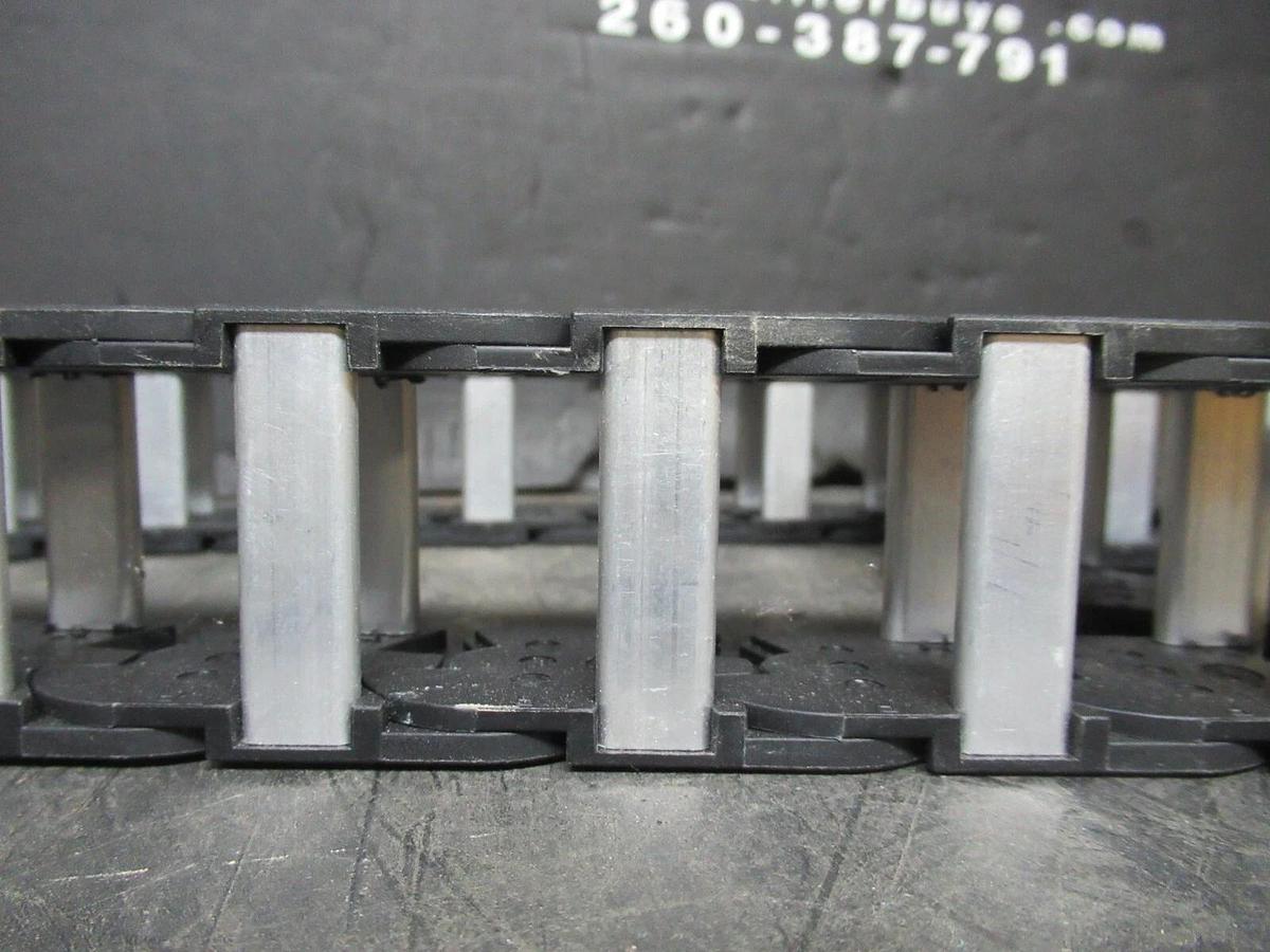 Used OKSO PLASTIC WIRE TACK 41" LENGTH X 1 3/4" WIDTH X 1" TALL 0321-KR-37