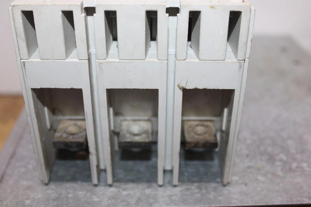 Used ABB BREAKER SACE S4 S4N 250 AMP 600 VOLT 3-POLE W/ AUX SWITCH & SHUNT TRIP