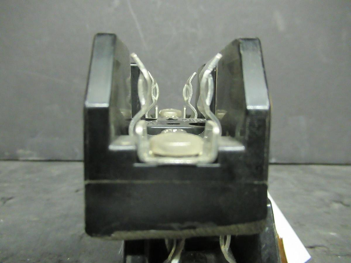 Used LOT OF 2 MARATHON FUSE HOLDER F30A1S FOR 30 AMP 250 V FUSES