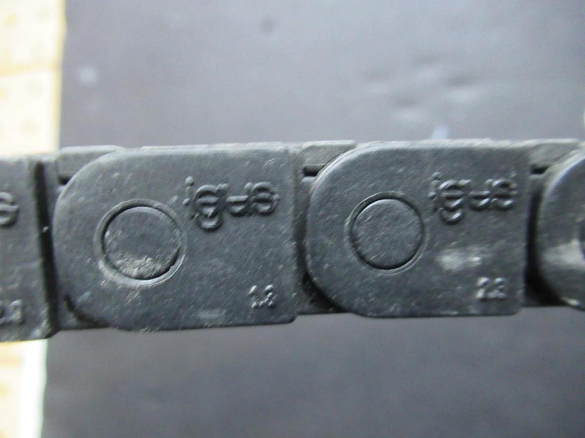 Used IGSU PLASTIC WIRE TACK 10' LENGTH X 1 1/8" WIDTH X 5/8" TALL 06.16.028