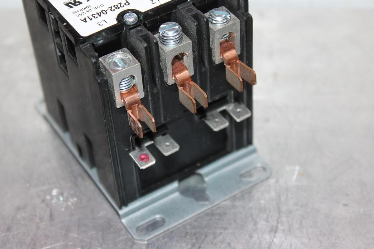 Used TOTALINE CONTACTOR P282-0431A 600 VAC 40 AMP 25 HP 3-POLE COIL: 24 VAC
