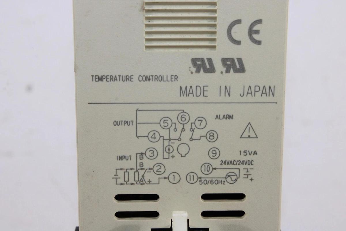 Used FUJI ELECTRIC TEMPERATURE CONTROLLER PXZ4PAY2-1B000 24 VAC 15 VA