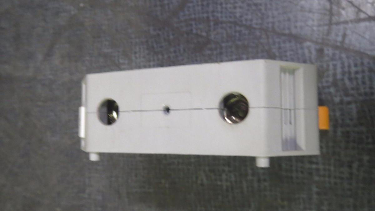 Used PHOENIX CONTACT TERMINAL BLOCK 1000V // 200 AMP 600V MODEL: UKH95