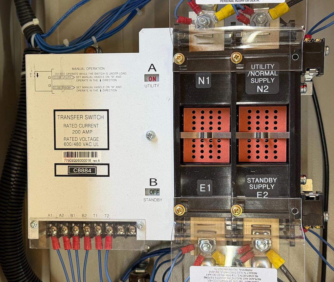 NEW GENERAC INTEGRATED LOAD CENTER TTS ILC-200 120/240 VOLT 200 AMP NEMA 3R SERVICE RATED