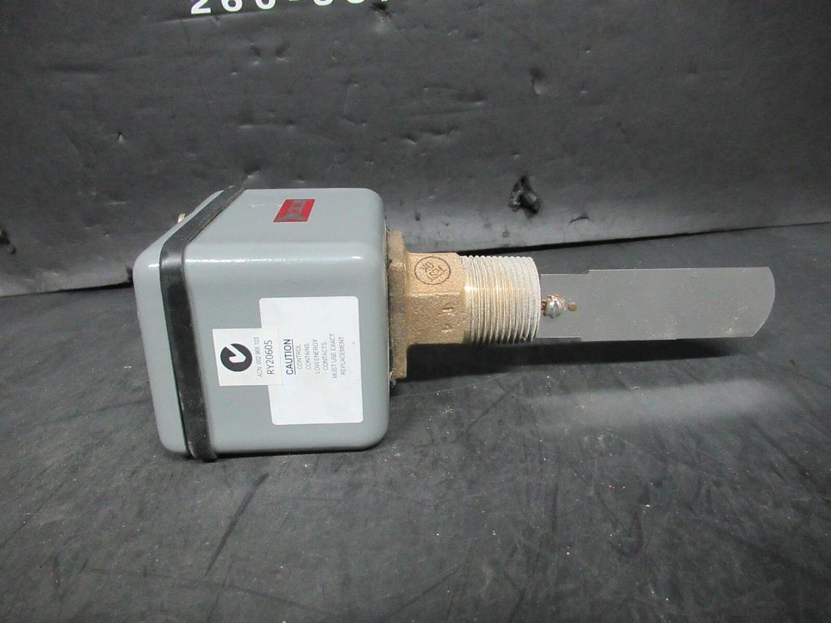 NEW SURPLUS JOHNSON CONTROLS LOW VOLTAGE FLOW SWITCH F61MG-1C 120 VOLT 1 AMP