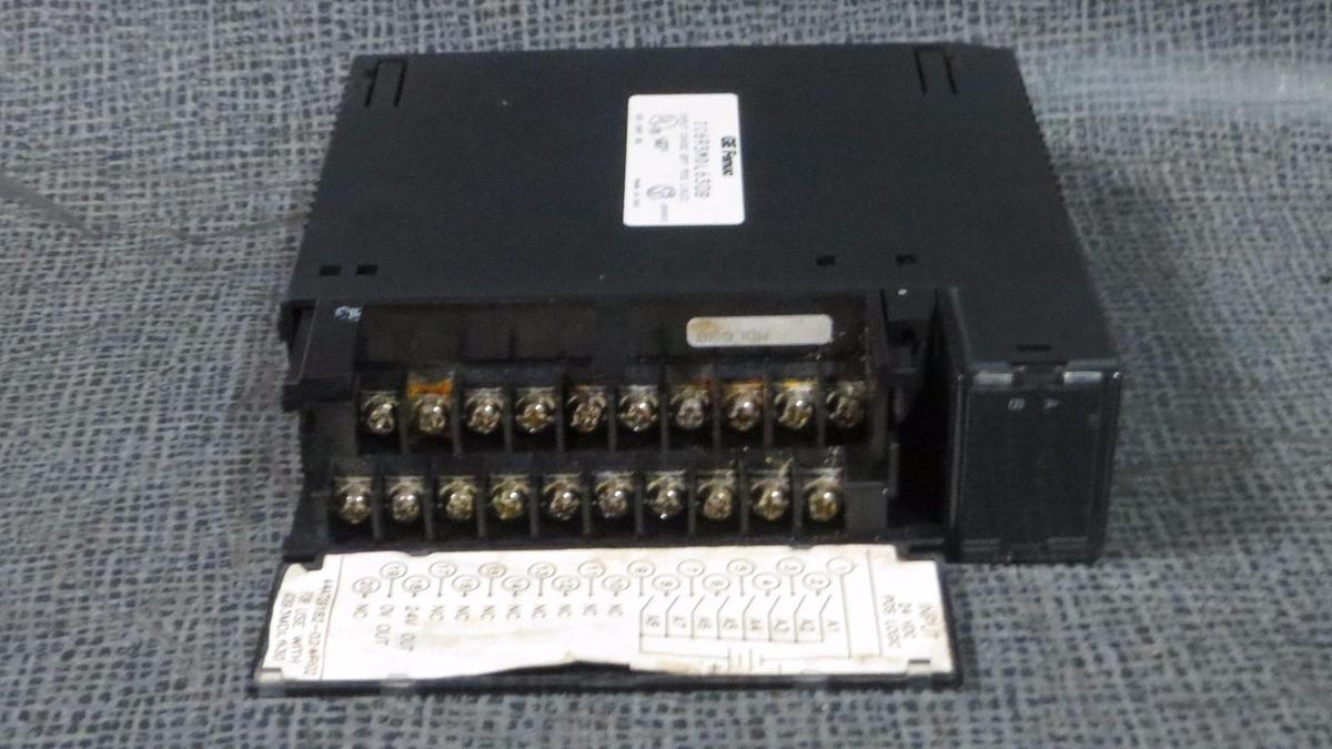 Used GE FANUC 8 PT POS LOGIC INPUT MODULE --- MODEL: IC693MDL630B **WARRANTY**