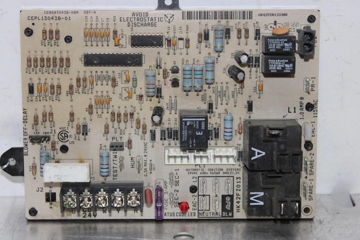 Used CARRIER FURNACE CONTROL BOARD CEPL130438-01 CEBD430-08A HK42FZ013