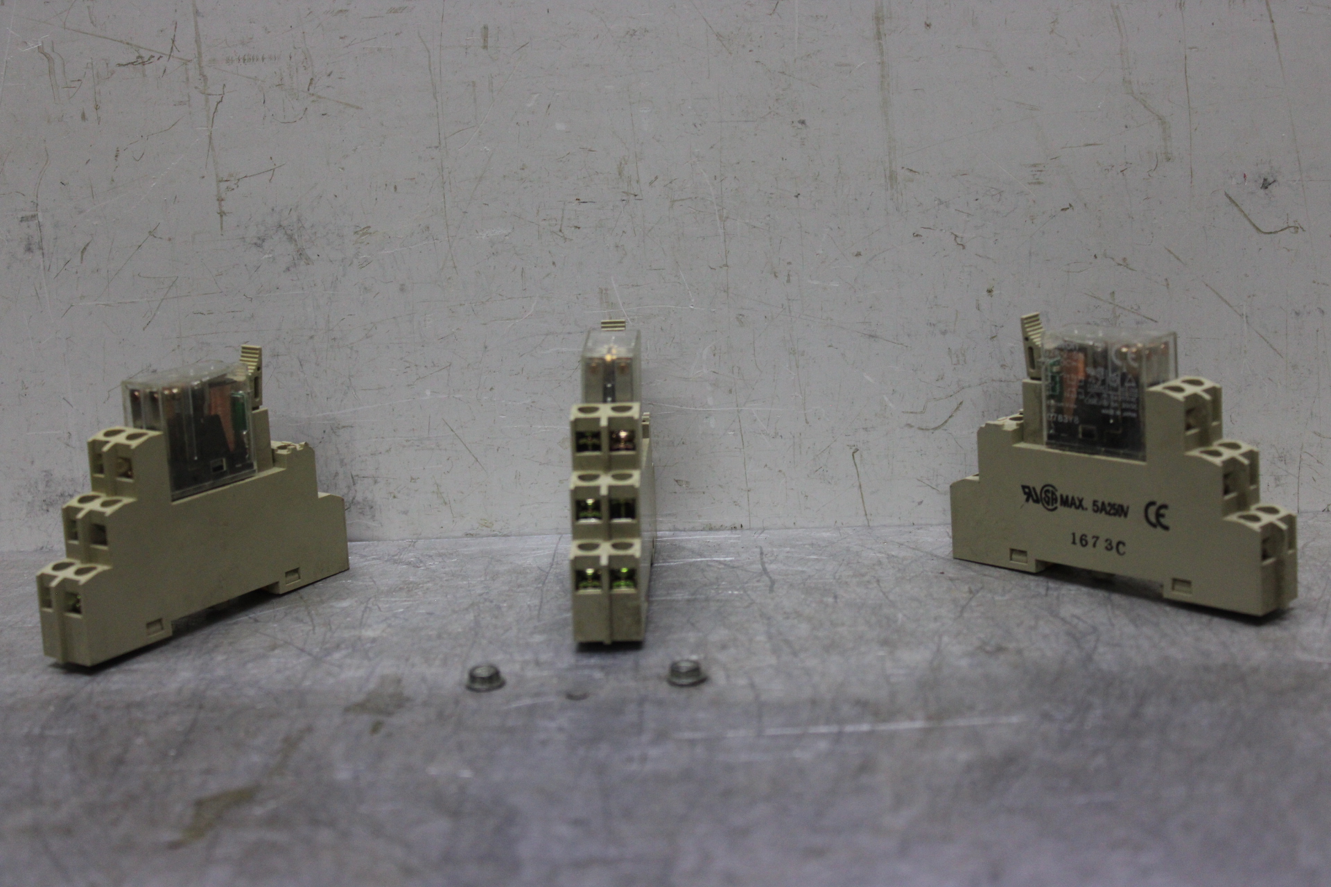 Used NEW SURPLUS OMRON POWER RELAY MKS2PI 250 VAC 10 AMP SINGLE PHASE W/ BASE