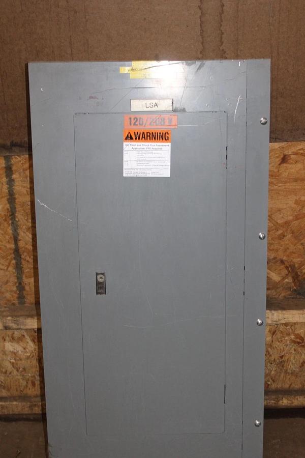 Used SQUARE D TYPE 1 NF MAIN SERVICE PANEL 12106793820100001 125 AMP 30-SLOT 240V