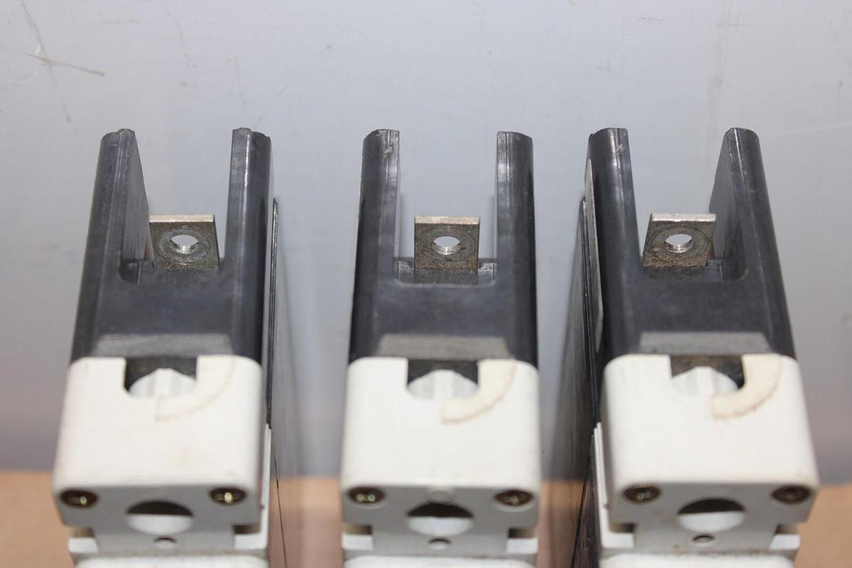 Used LOT OF 3 CUTLER HAMMER EHD1020 20 AMP 277 VAC SINGLE POLE EHD-14K