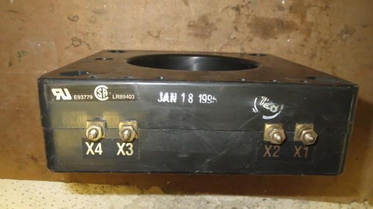 Used TRANE CURRENT TRANSFORMER 50-400 HZ, 600 VOLTS, 10KV BIL, RATIO 1800/2100/2500:5