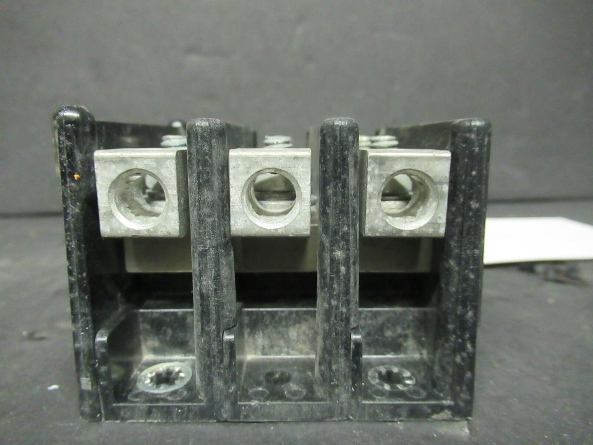 Used FERRAZ SHAWMUT POWER DISTRIBUTION BLOCK 62203 PDB62203 3-POLE 600 VOLT