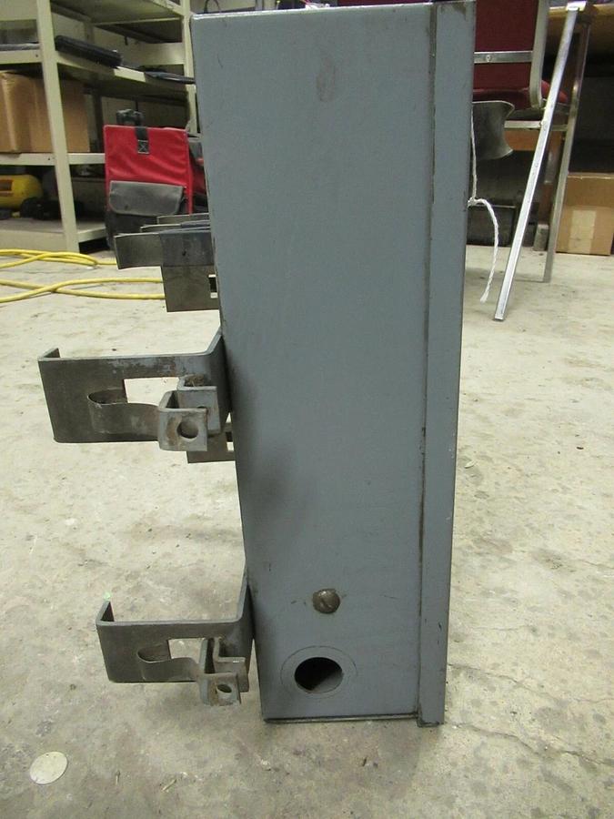 Used WESTINGHOUSE COP 30 AMP 240V FUSIBLE BUSS BUS PLUG STYLE 1470722-A TAP