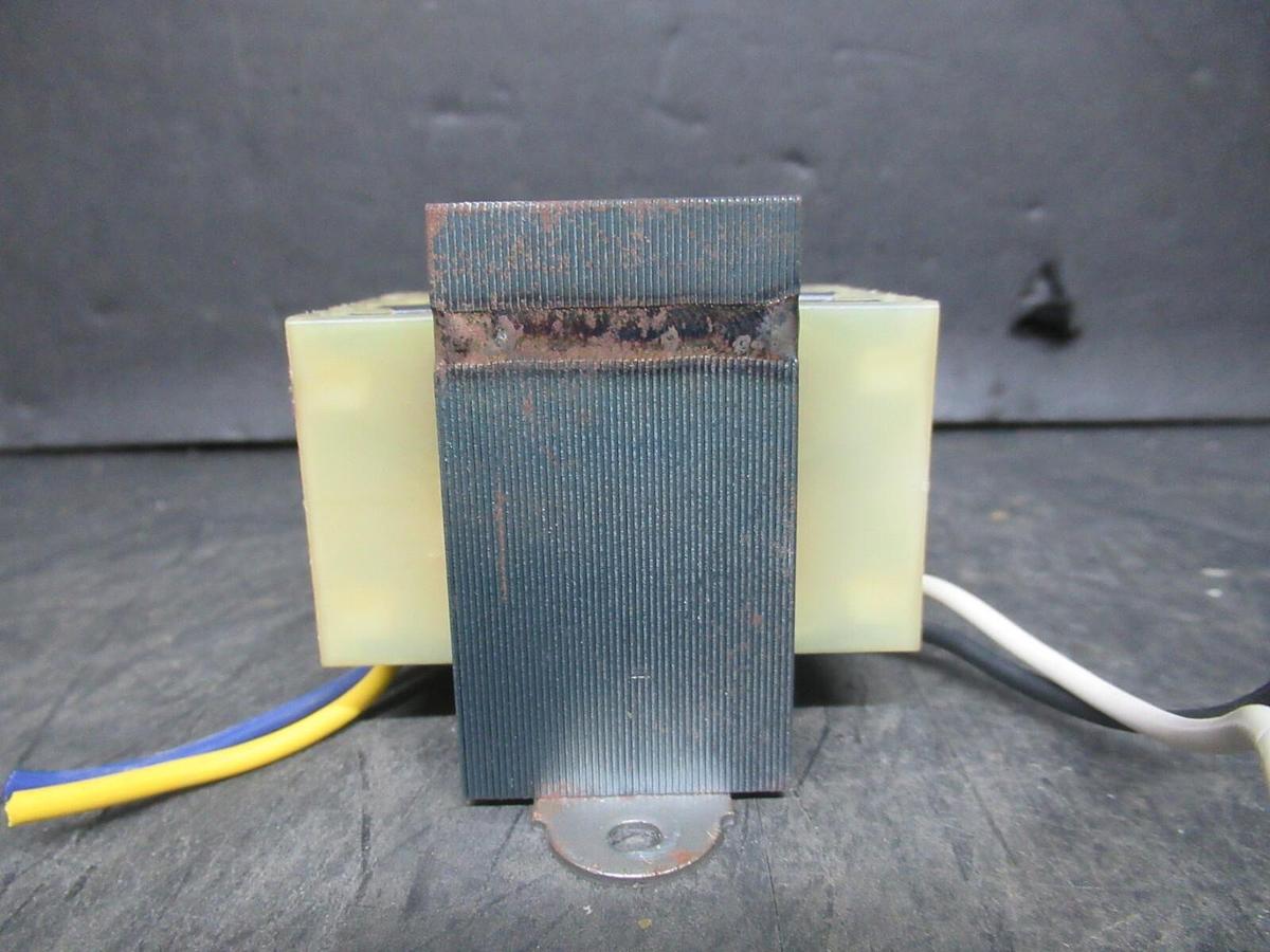 Used PRODUCTS UNLIMITED 4000-01AW18K22 60630801 50 VA PRI: 120 VAC SEC: 24 VAC