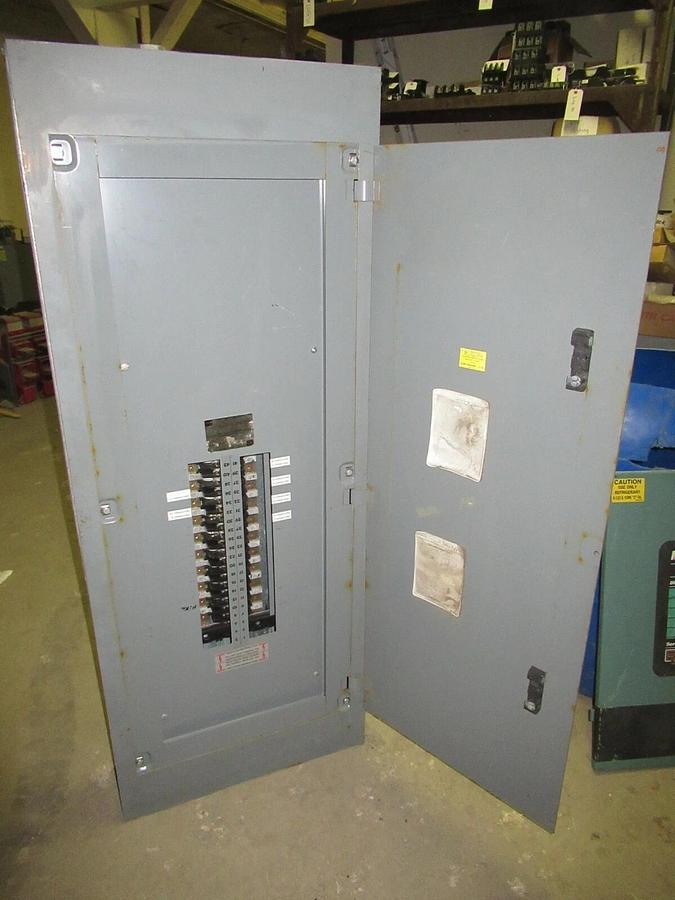 Used 225 AMP MLO CUTLER HAMMER SINGLE PHASE TYPE PB BREAKER PANELBOARD CH STYLE