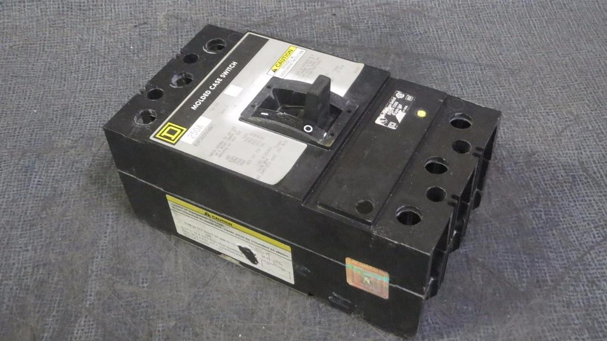 Used SQUARE D MOLDED CASE SWITCH  250 AMP 600 VAC 3 POLE CAT# KHP36000MMT