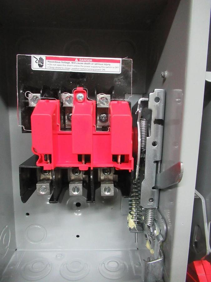 NEW IN BOX SIEMENS HEAVY DUTY FUSIBLE SAFETY SWITCH HNF361 600 VAC 30 AMP