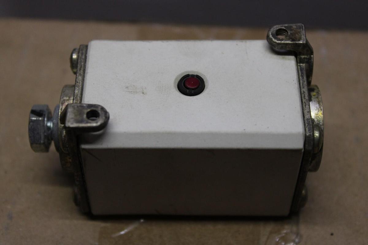 Used FERRAZ SHAWMUT PROTISTOR FUSE 1300 VAC 63 AMP A130UD70TTI63 **WARRANTY**