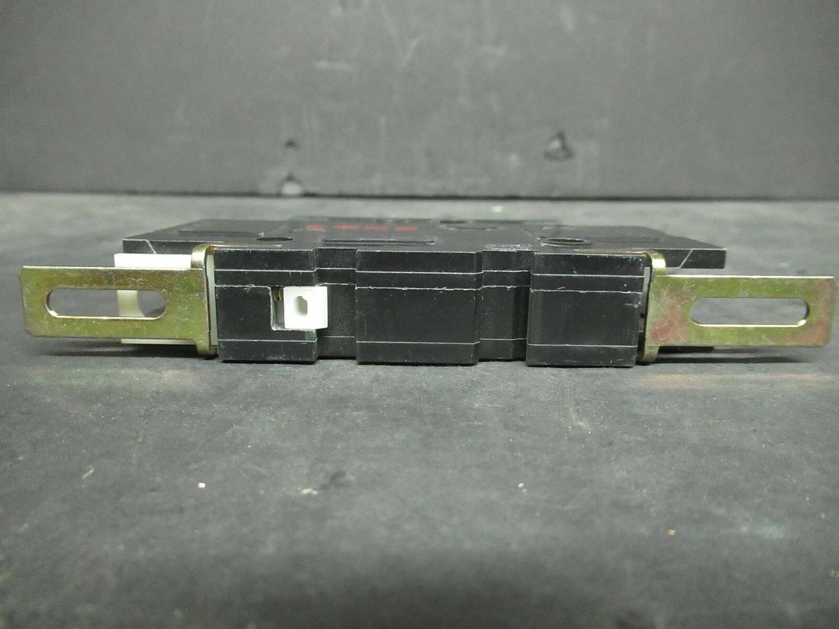 Used LOT OF 2 15 AMP SQUARE D SINGLE POLE BREAKERS 120/240 VAC