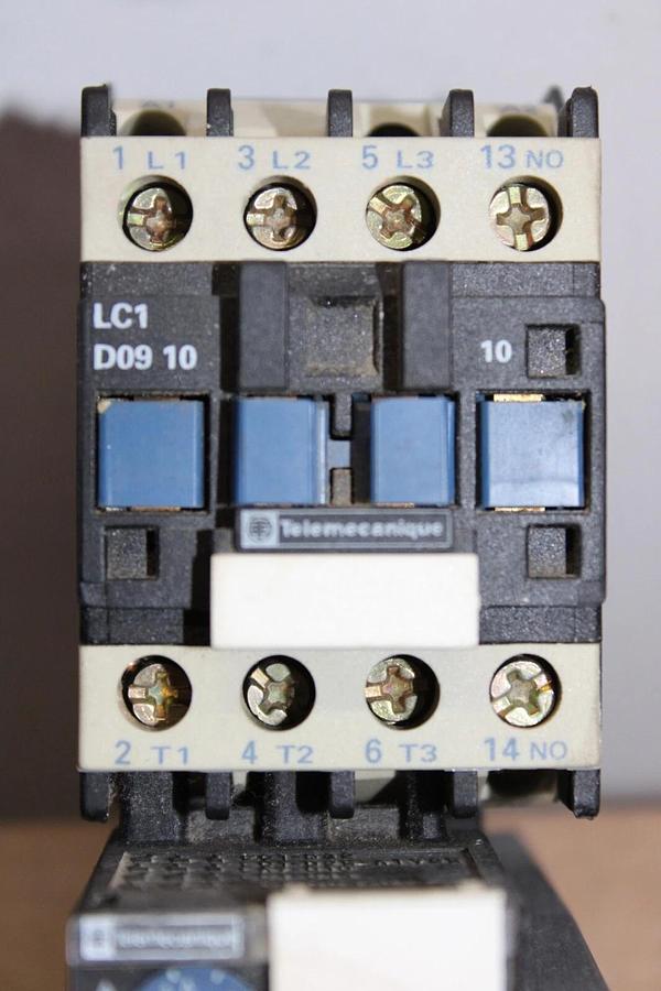 Used TELEMECANIQUE STARTER LC1D0910 20 AMP 600 VAC 7.5 HP W/ LR2-D1306