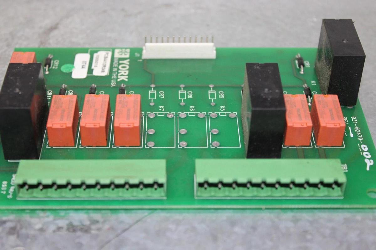 Used YORK RELAY CIRCUIT BOARD 031-02479-002 **WARRANTY INCLUDED**