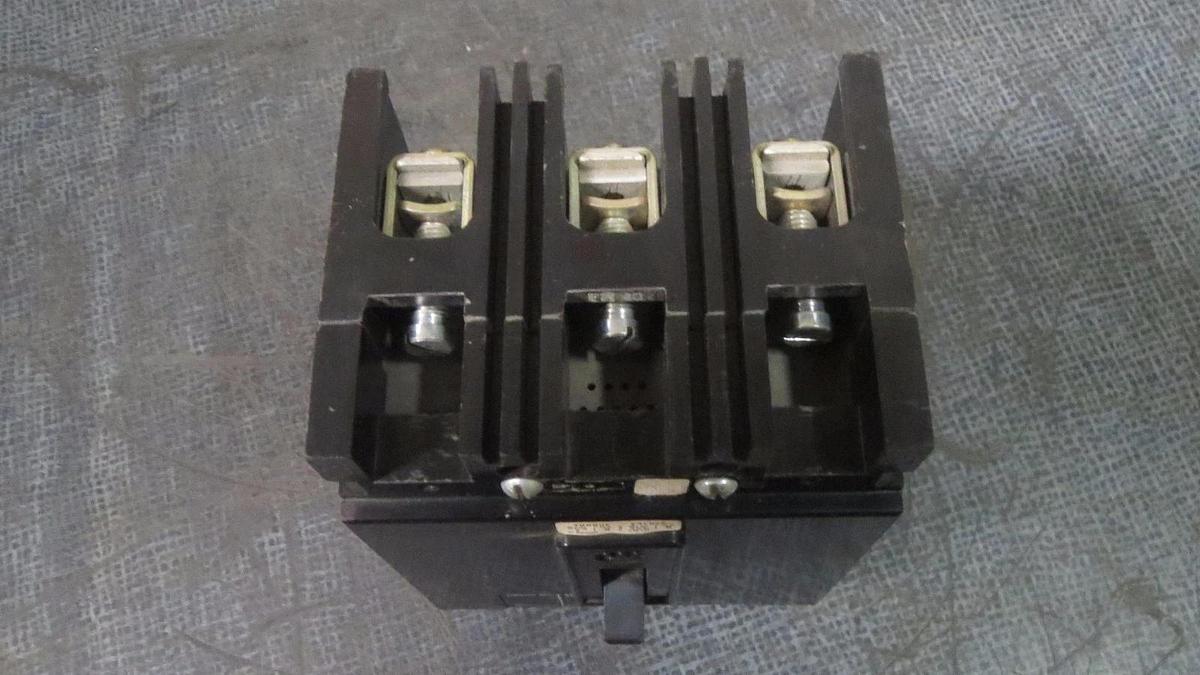 Used WESTINGHOUSE CIRCUIT BREAKER 40 AMP 480 VAC 3 POLE  MODEL: EHB3040L *WARRANTY*