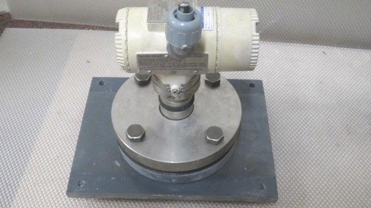 Used ABB HART PRESSURE TRANSMITTER W/ TRANSDUCER 2600T SERIES 264HCHRBEFYSA1