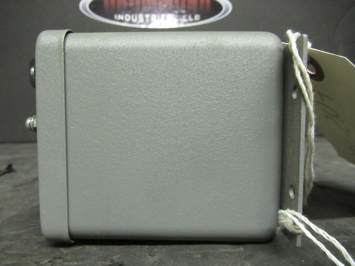 Used JUXTA YOKOGAWA AC POWER TRANSDUCER 248922-360-AHD-4 IN: 0-300 VAC OUT: 4-20MA DC