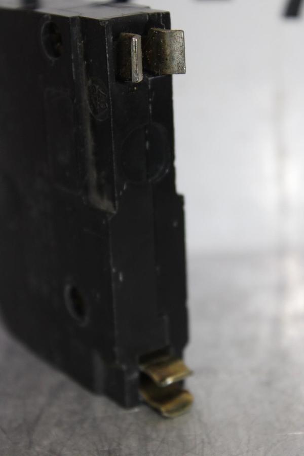 Used SQUARE D SINGLE POLE QO CIRCUIT BREAKER DP-3935 QO12025 25 AMP 240 VAC 1-POLE
