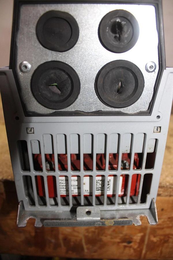 Used EATON H-MAX VARIABLE FREQUENCY DRIVE HMX34AG01221-N NEMA 1 5.5 KW 7.5 HP