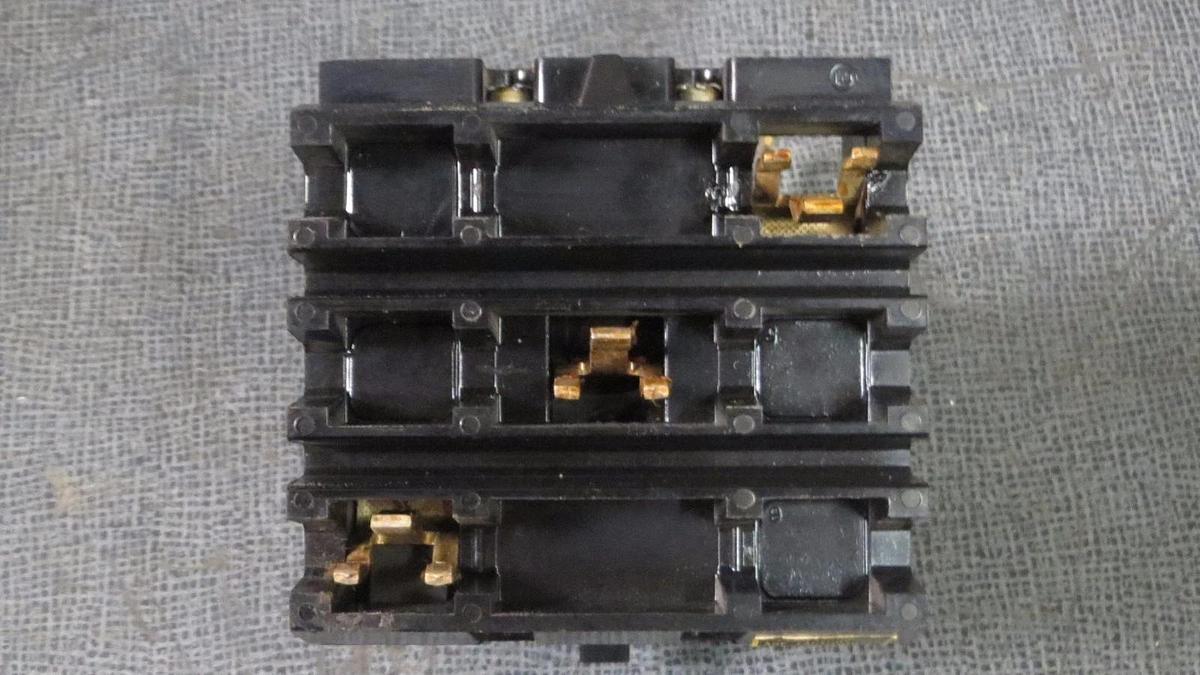 Used SQUARE D I-LINE CIRCUIT BREAKER 15 AMP 480 VAC 3 POLE MODEL: FA-34015 *WARRANTY*