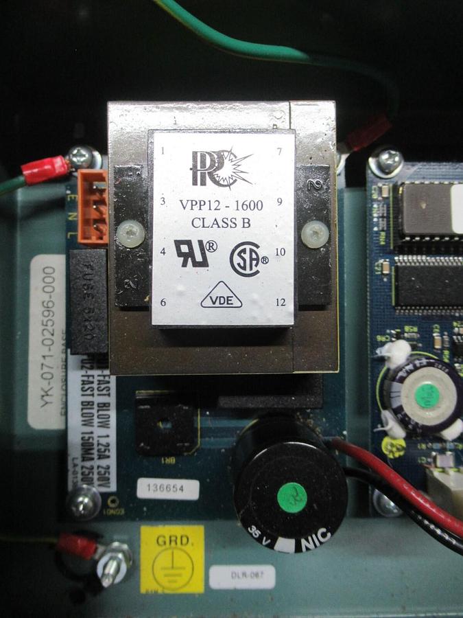 Used YORK INTEGRATED SYSTEMS NETWORK II MICROGATEWAY 371-02592-101 110 VOLT 20 VA