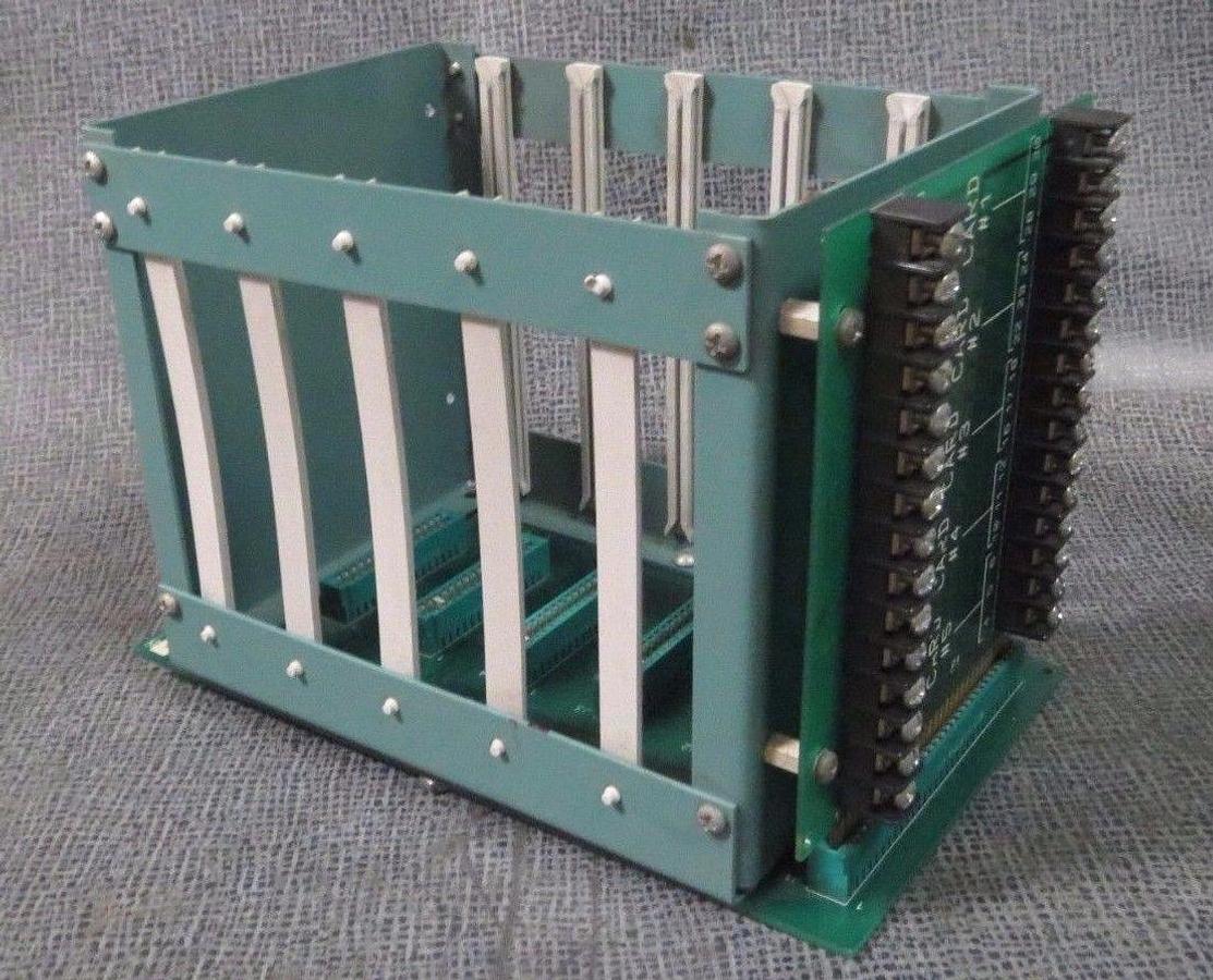 Used YORK 5 SLOT PLC CHASSIS 031-00809C000 REV B WITH FRONT BOARD 031-00816C000