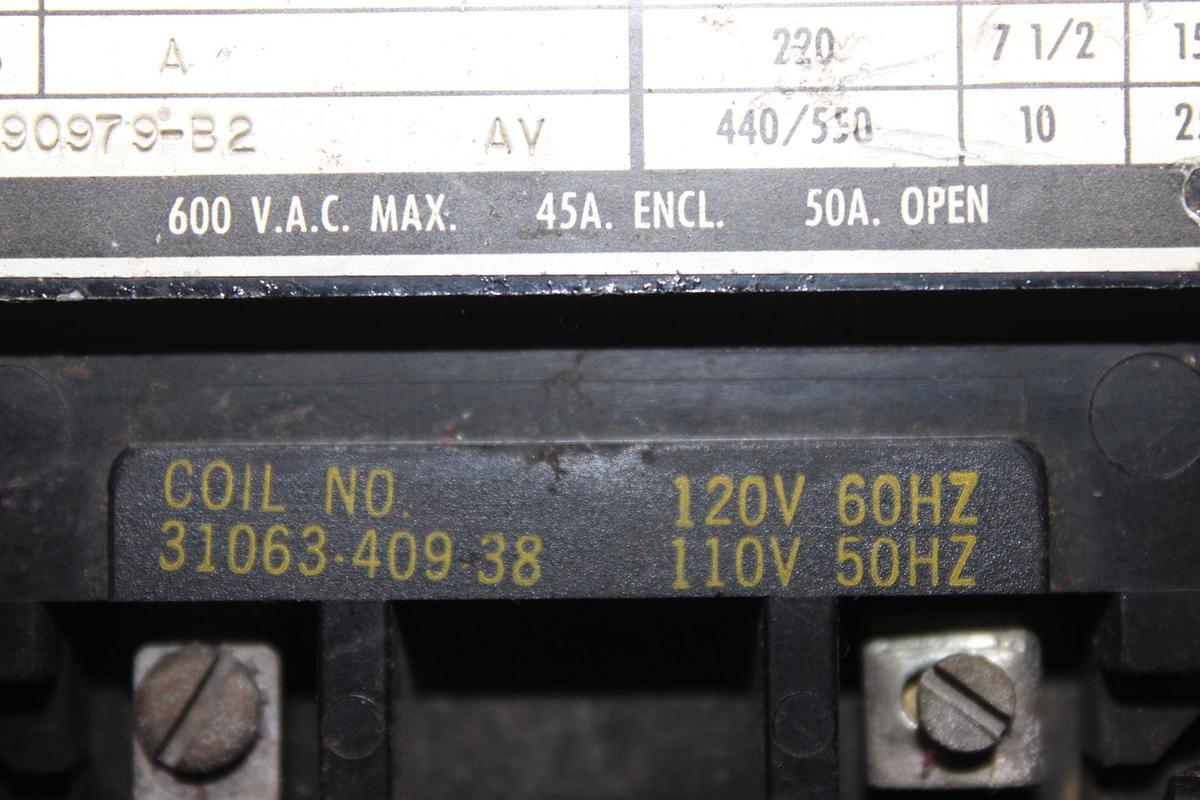 Used ITE GENERAL DUTY ENCLOSED SWITCH JU-321 30 AMP 240 VAC 3-PHASE NEMA 1