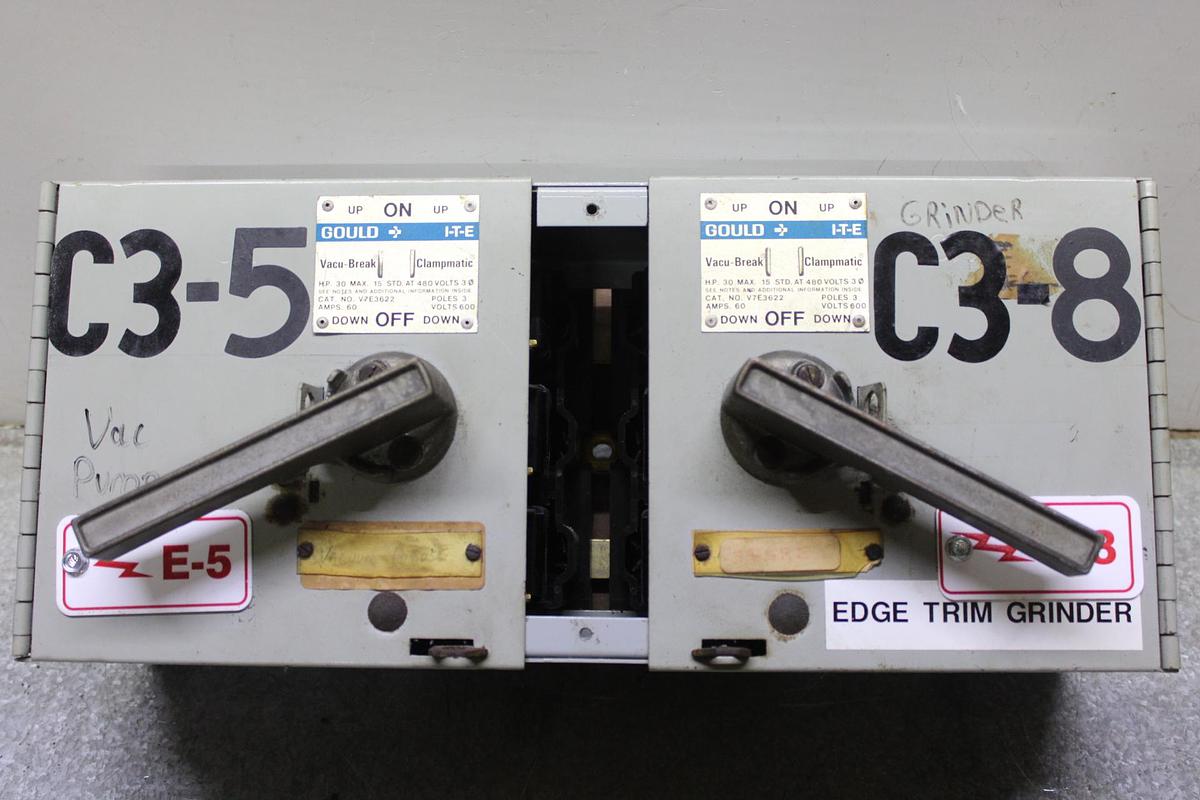 Used ITE TWIN VACU-BREAK FUSIBLE PANELBOARD SWITCH V7E3622 600V 60A