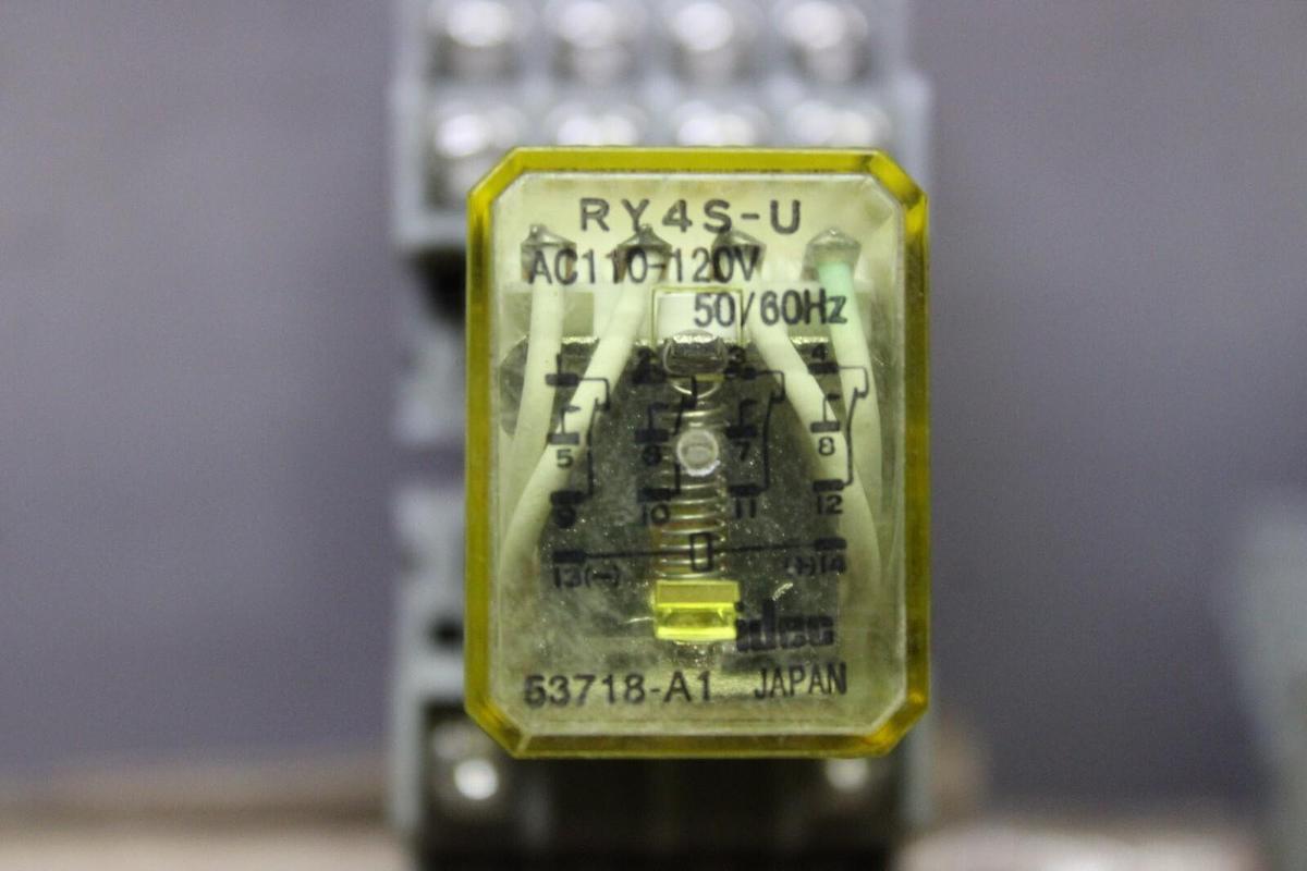 Used LOT OF 2 IDEC RELAY RY4S-U 120/240 VAC 50/60 HZ 5 AMP *WARRANTY INCLUDED*