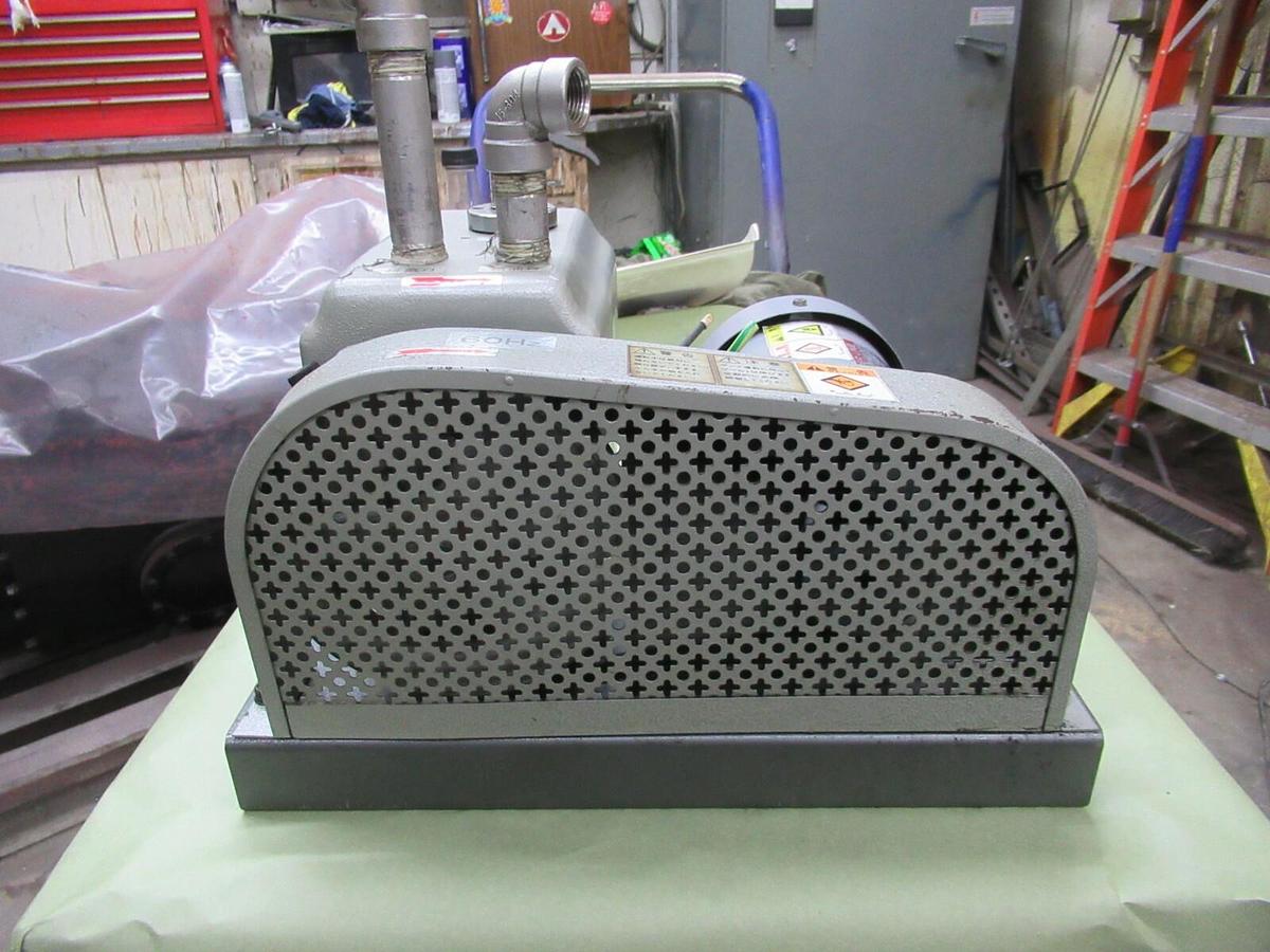Used PHIL / SATO VAC VACUUM PUMP USW-50 0308120 50L/MIN 600 RPM 200 WATT W/ MOTOR