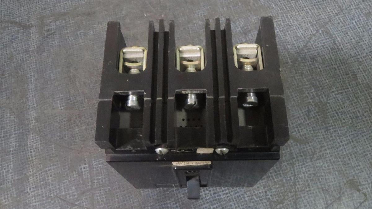 Used WESTINGHOUSE CIRCUIT BREAKER 40 AMP 480 VAC 3 POLE MODEL: EHB3040L *WARRANTY*