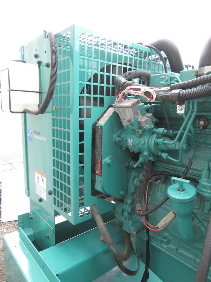 Used 35 KW DIESEL GENERATOR CUMMINS 120/240V B3.9-G2 RECONNECTABLE VIDEO WE SHIP