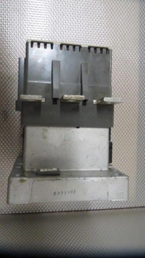 Used SIEMENS NEMA SIZE 4 1/2 CONTACTOR 215 AMP W/ 120V COIL MODEL CXLFO*3