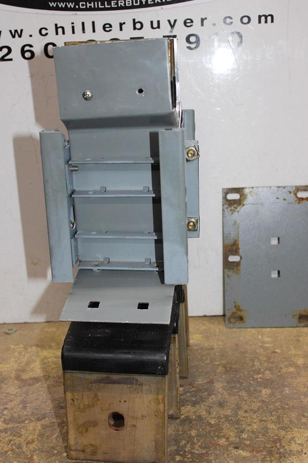 Used SQUARE D COPPER I-LINE II INDOOR BUSSWAY FEEDER 600V 2000A 2P4W FLANGED END