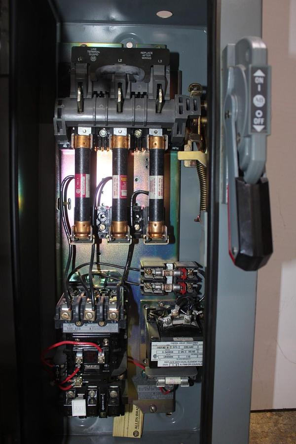 Used ALLEN BRADLEY COMBINATION STARTER 512-AJB-6P-24R TYPE 12 NEMA 0 600V 5 HP