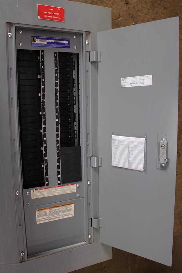 Used SQUARE D NQOD PANELBOARD 240 VAC 48 VDC 225 AMP 4W 3-PHASE 42-SLOT