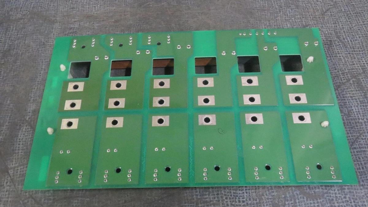 Used MGE UPS SYSTEMS OUTPUT HIGH CURRENT PCA MODEL: 62-171003-00 ; 72-171003-00