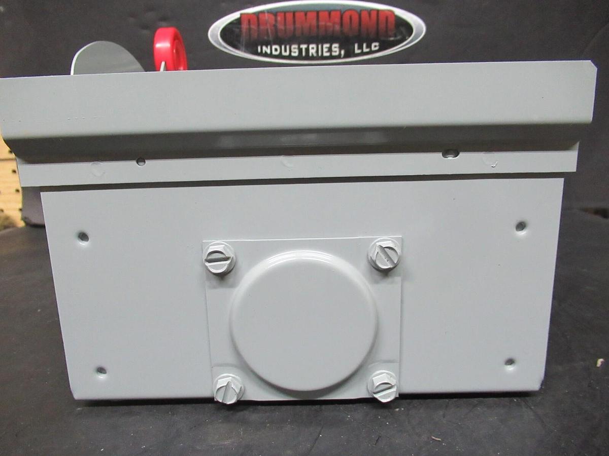NEW IN BOX EATON HEAVY DUTY SAFETY SWITCH DH221FRK 30 AMP 240 VAC 2-POLE