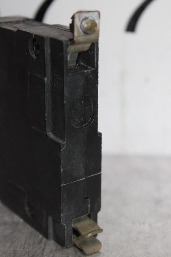 Used LOT OF 3 SQUARE D SINGLE POLE QOB CIRCUIT BREAKER M-1324 QOB12020 20 AMP 240 VAC
