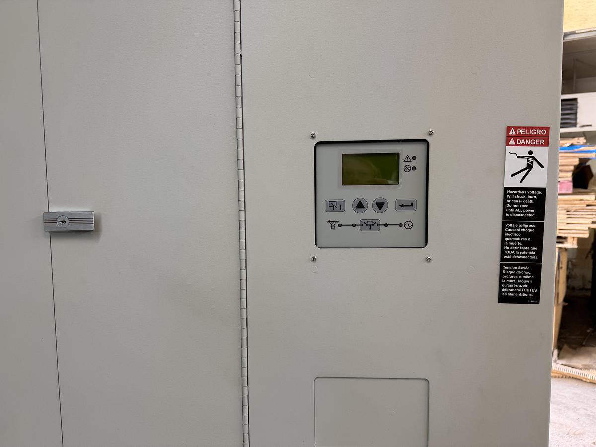 NEW ASCO AUTOMATIC TRANSFER SWITCH 480V 3-PHASE D03ATSA30200NGXF NEMA 3R