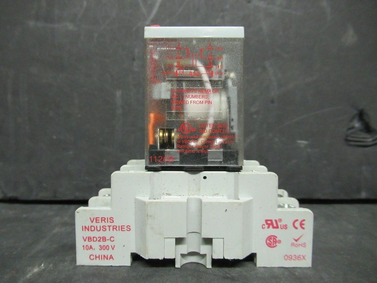 Used VERIS RELAY VMD2B-F24A 24 VAC W/ BASE